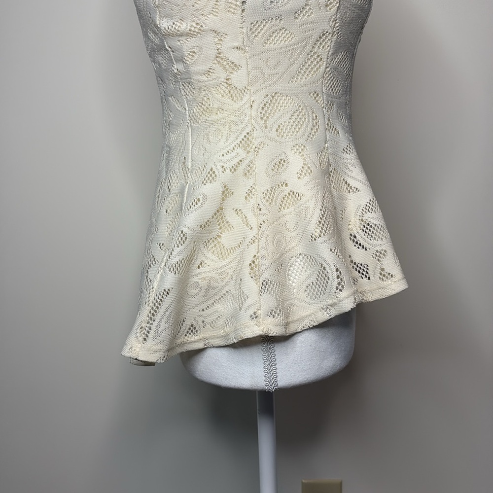 Papaya Elegant Cream Lace Sleeveless Keyhole Back Top. Medium. EUC - Picture 4 of 14